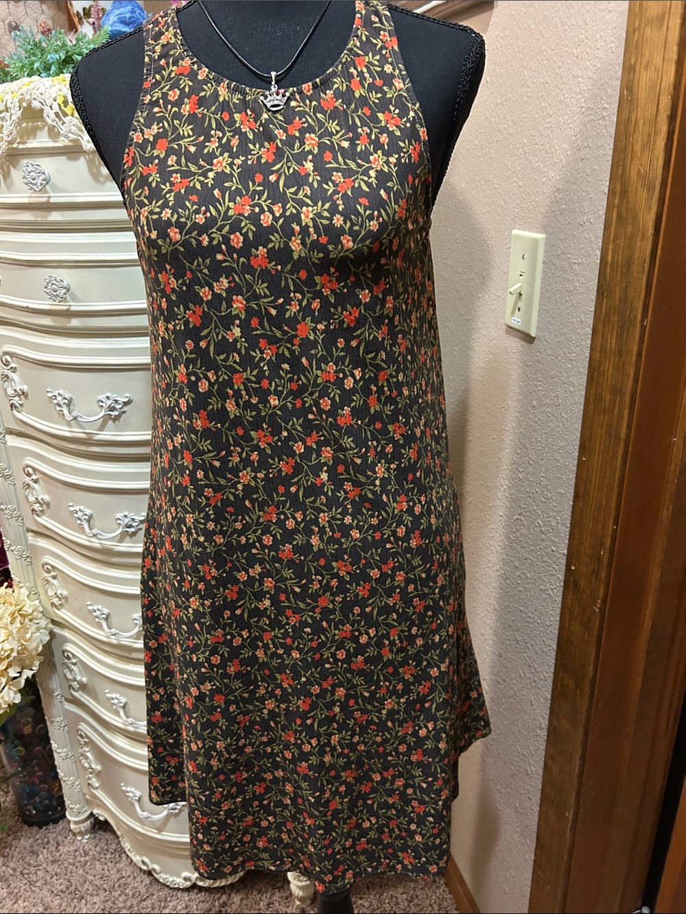 Sleeveless Midi Dress with Red Floral Print on Black EXCELLENT CONDITION